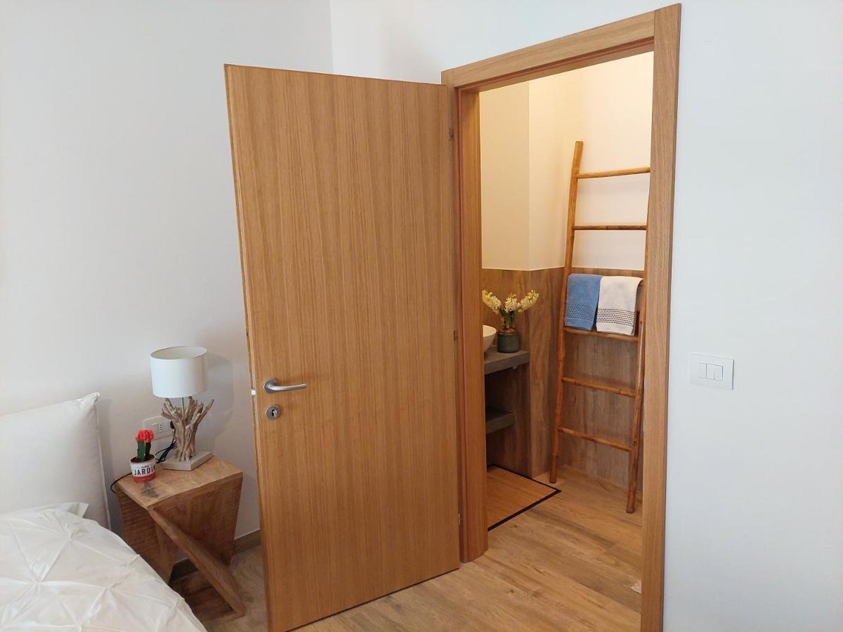 La Bougainville - Luxury Apartment Торболе Экстерьер фото