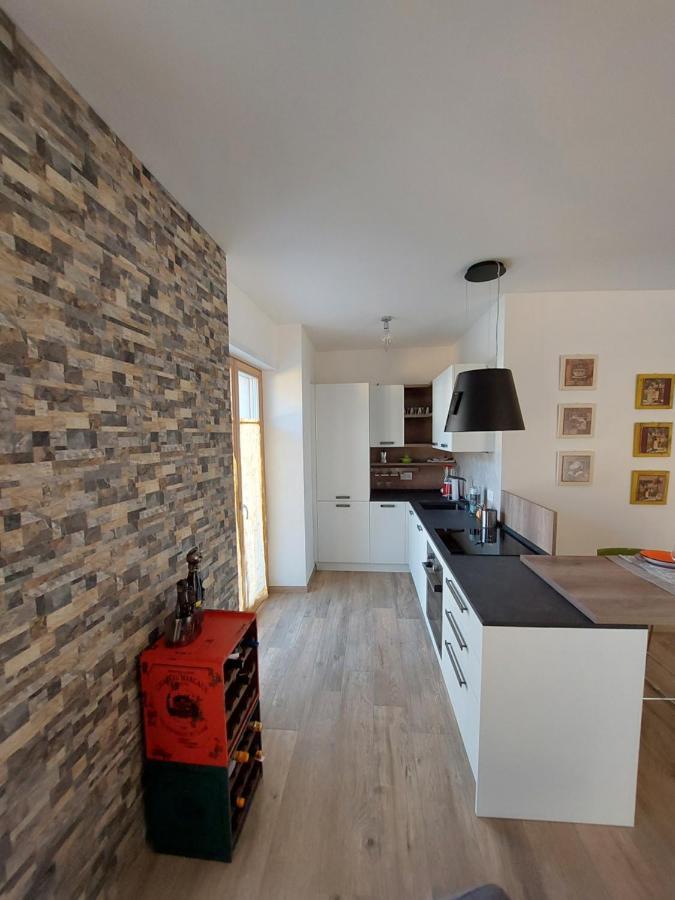 La Bougainville - Luxury Apartment Торболе Экстерьер фото